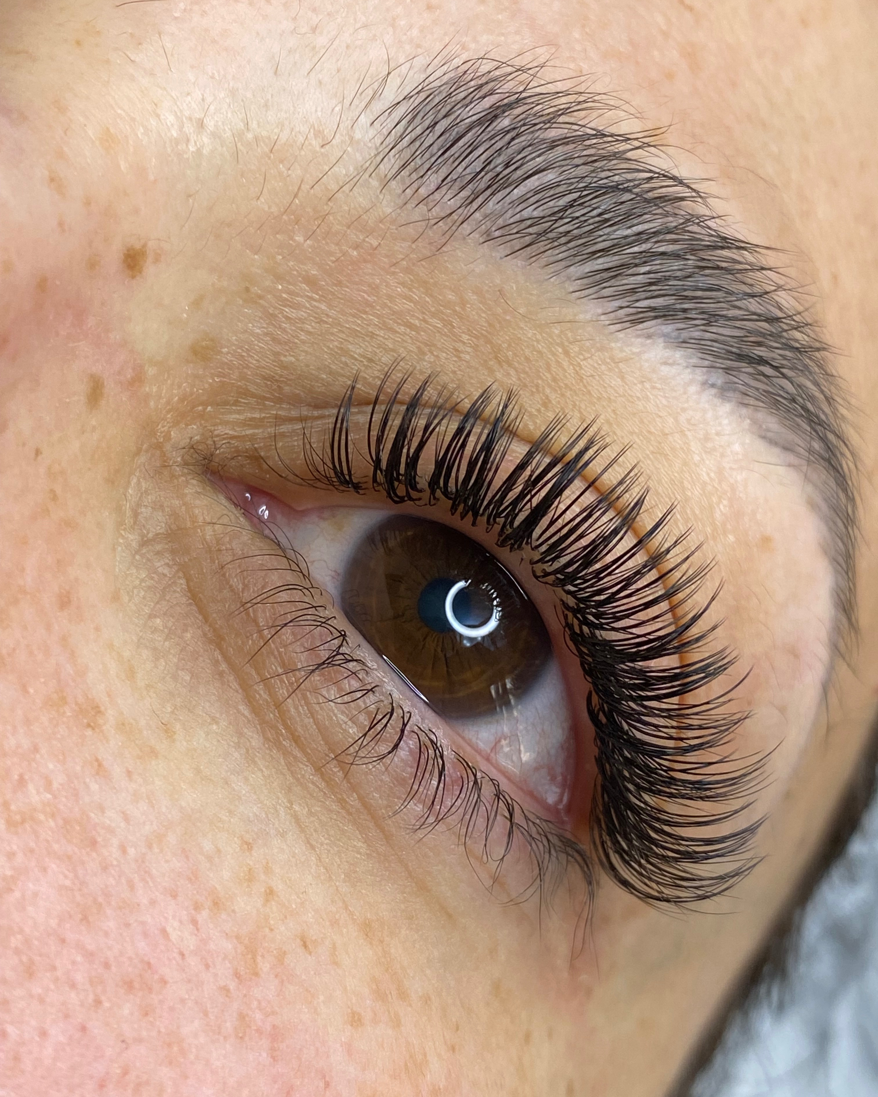 نمونه کار نیلوفر حسین زاده — لیفت و لمینت مژه