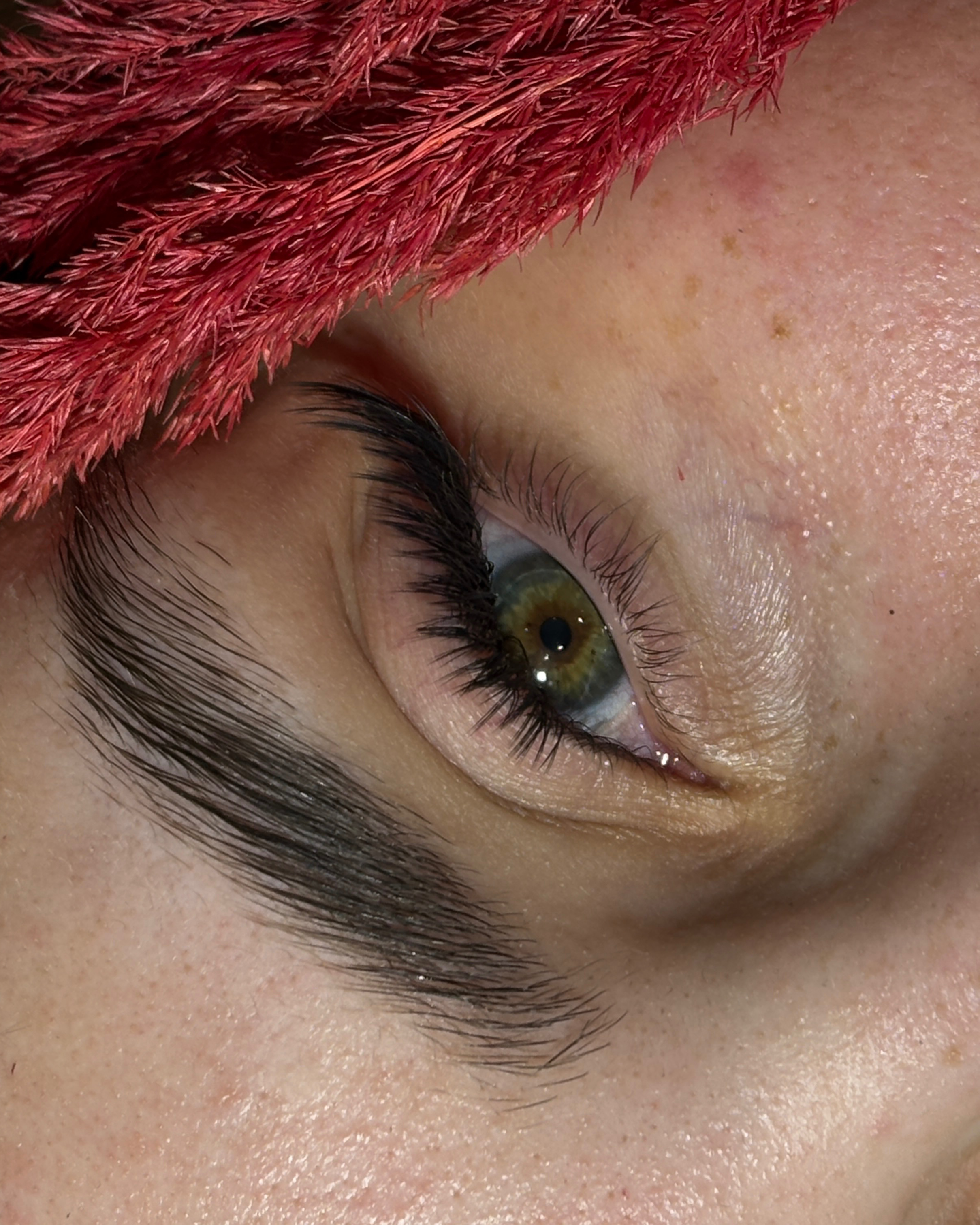 نمونه کار عاطفه فرزانه — لیفت و لمینت مژه