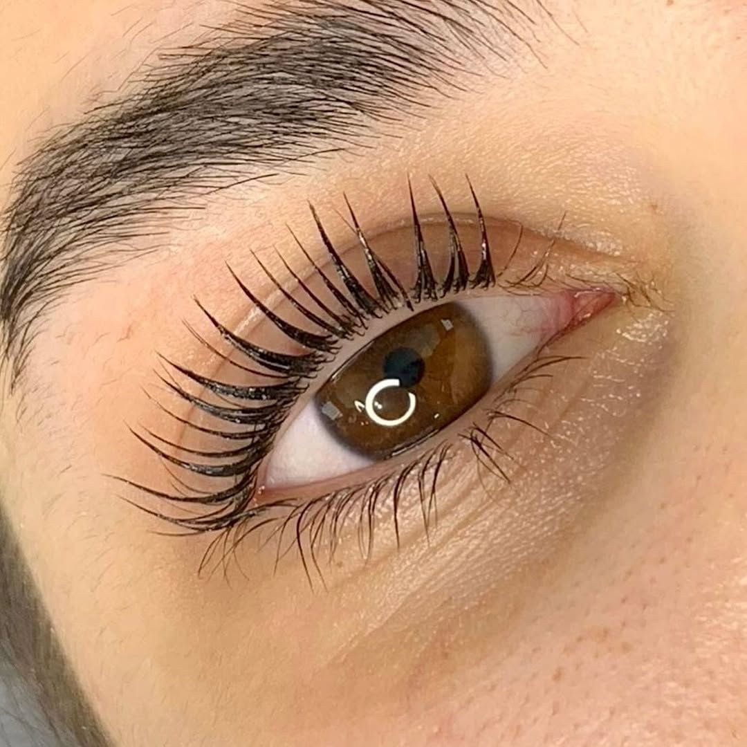 نمونه کار نسرین فلاح — لیفت و لمینت مژه