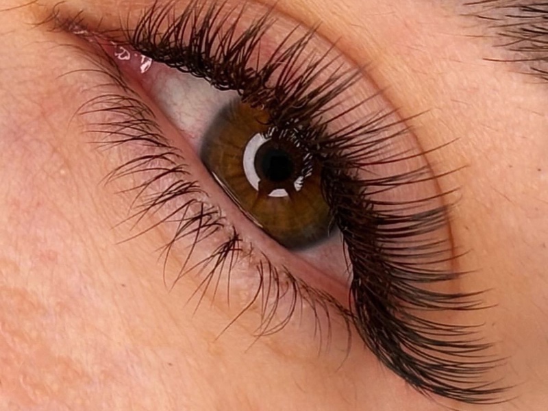 نمونه کار زیبا قربان زاده — لیفت و لمینت مژه