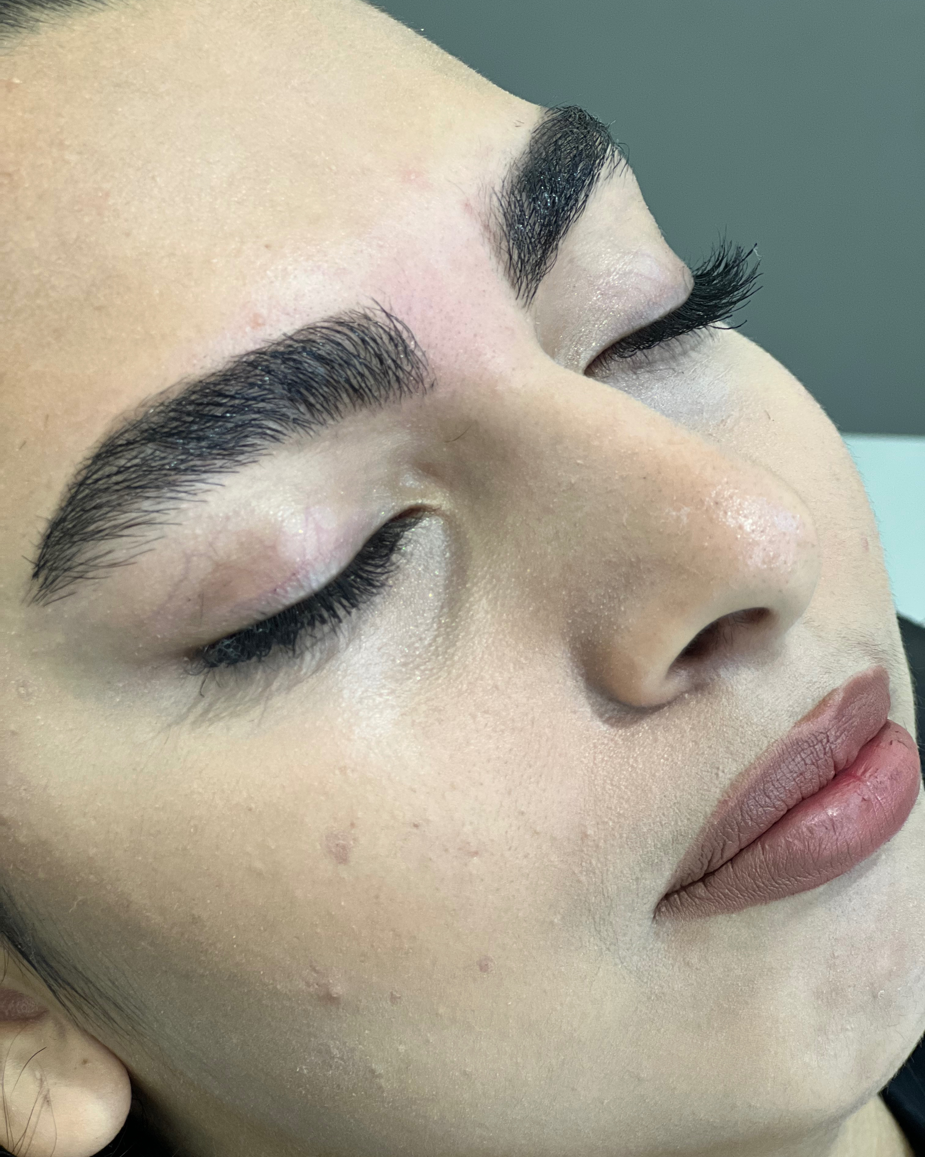 نمونه کار هنگامه علیپور — لیفت و لمینت مژه
